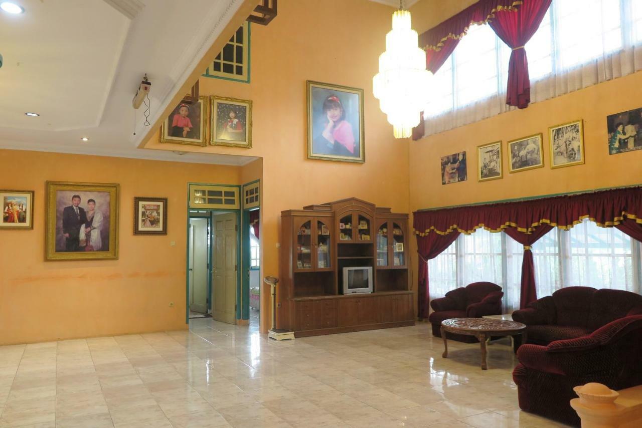 Villa Tiandiva Cisarua Exterior photo