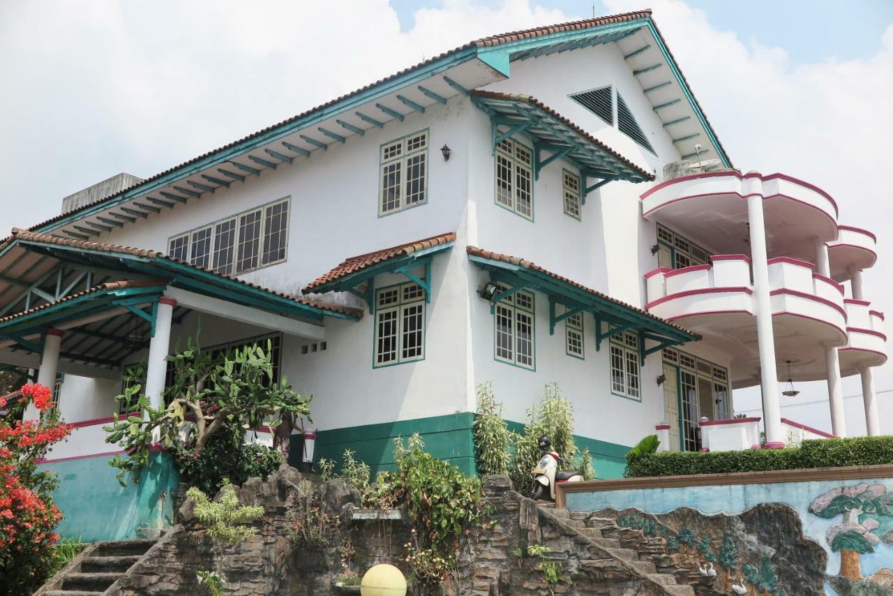 Villa Tiandiva Cisarua Exterior photo