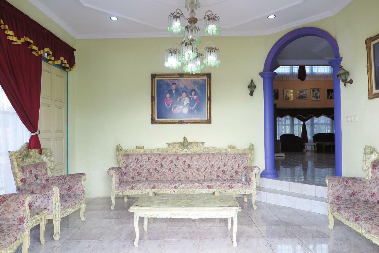 Villa Tiandiva Cisarua Exterior photo
