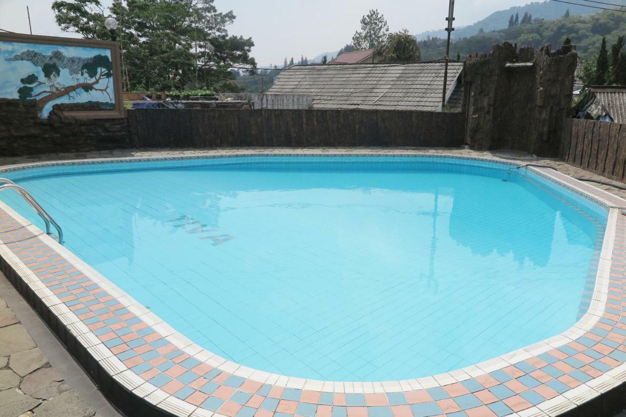 Villa Tiandiva Cisarua Exterior photo