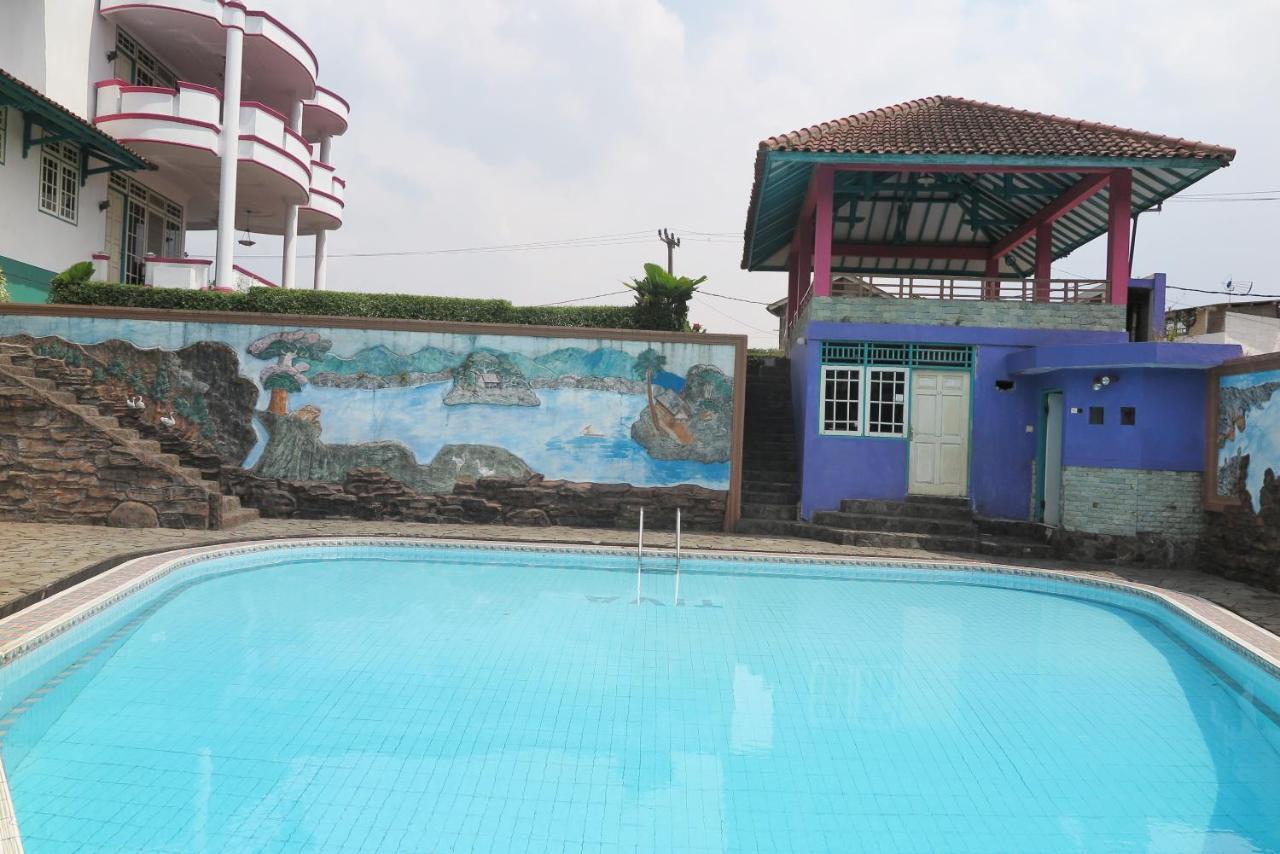 Villa Tiandiva Cisarua Exterior photo