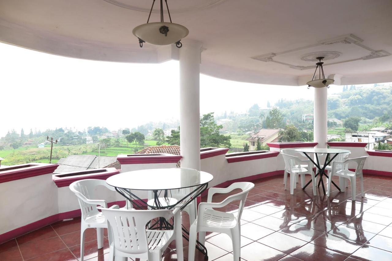 Villa Tiandiva Cisarua Exterior photo