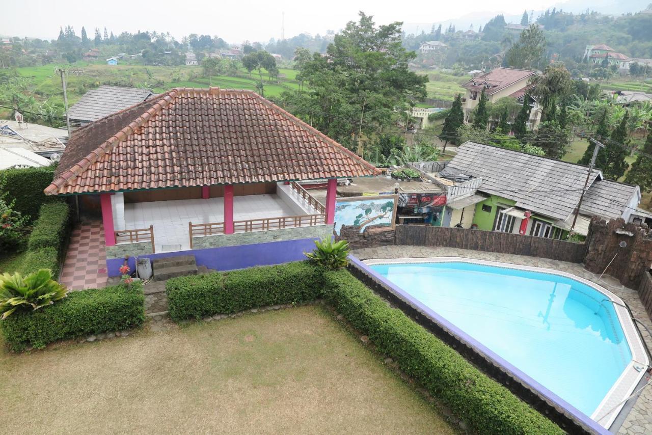 Villa Tiandiva Cisarua Exterior photo