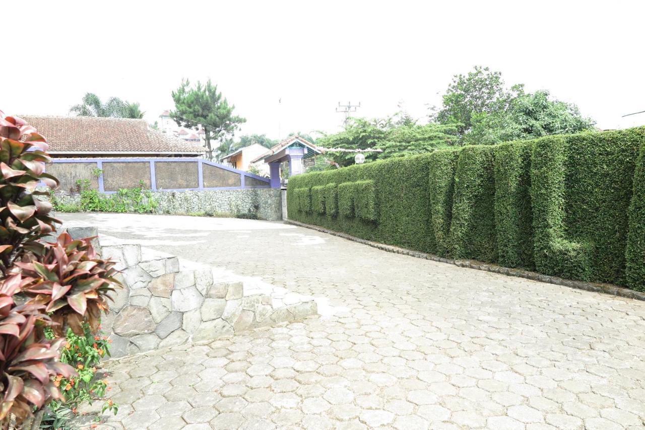 Villa Tiandiva Cisarua Exterior photo